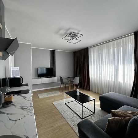 Em02- Apartament 2 Camere Luxury Târgu Jiu Exteriér fotografie