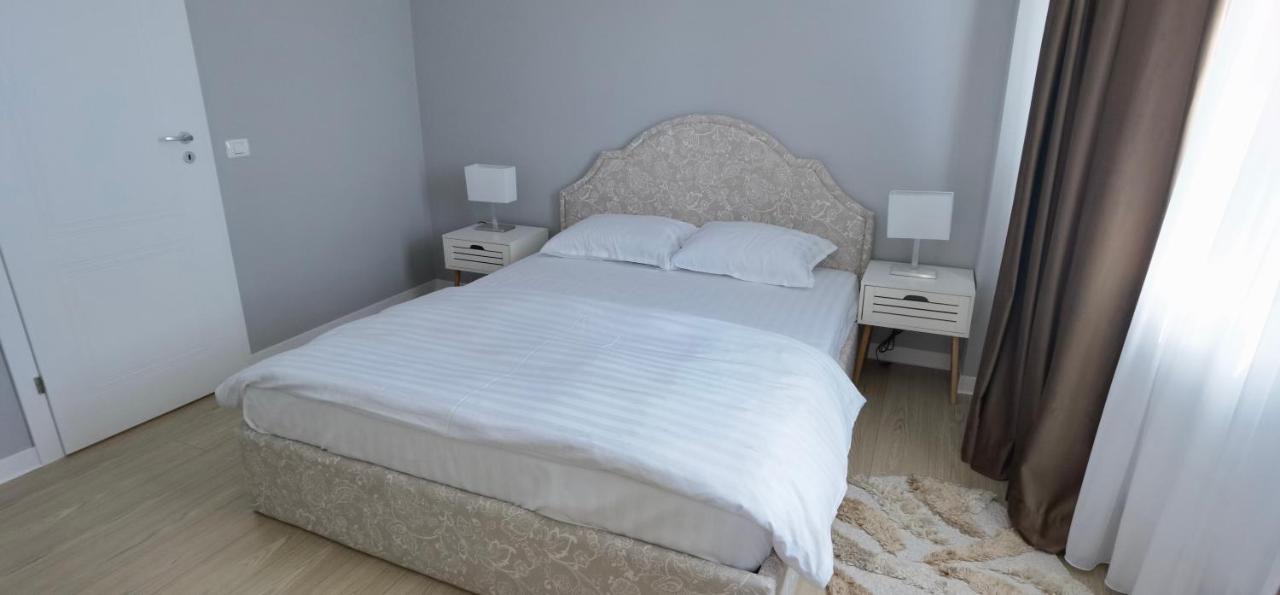 Em02- Apartament 2 Camere Luxury Târgu Jiu Exteriér fotografie